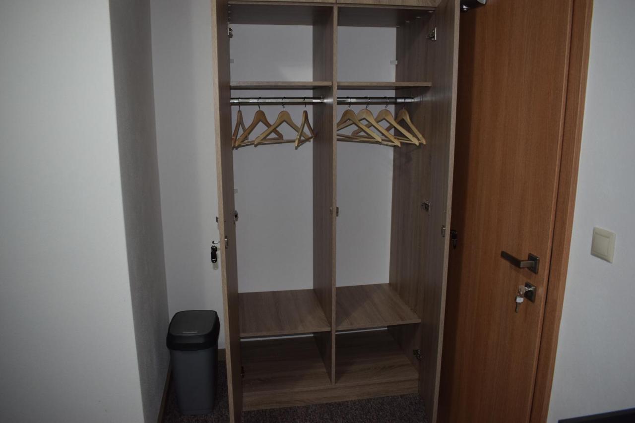 Ms-Ubytovanie Hotel โดลนีคูบีน ภายนอก รูปภาพ
