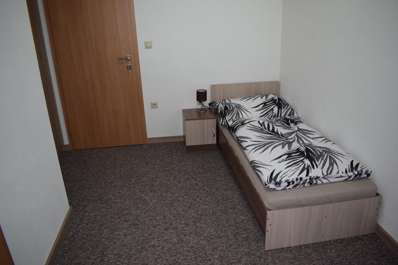 Ms-Ubytovanie Hotel โดลนีคูบีน ภายนอก รูปภาพ