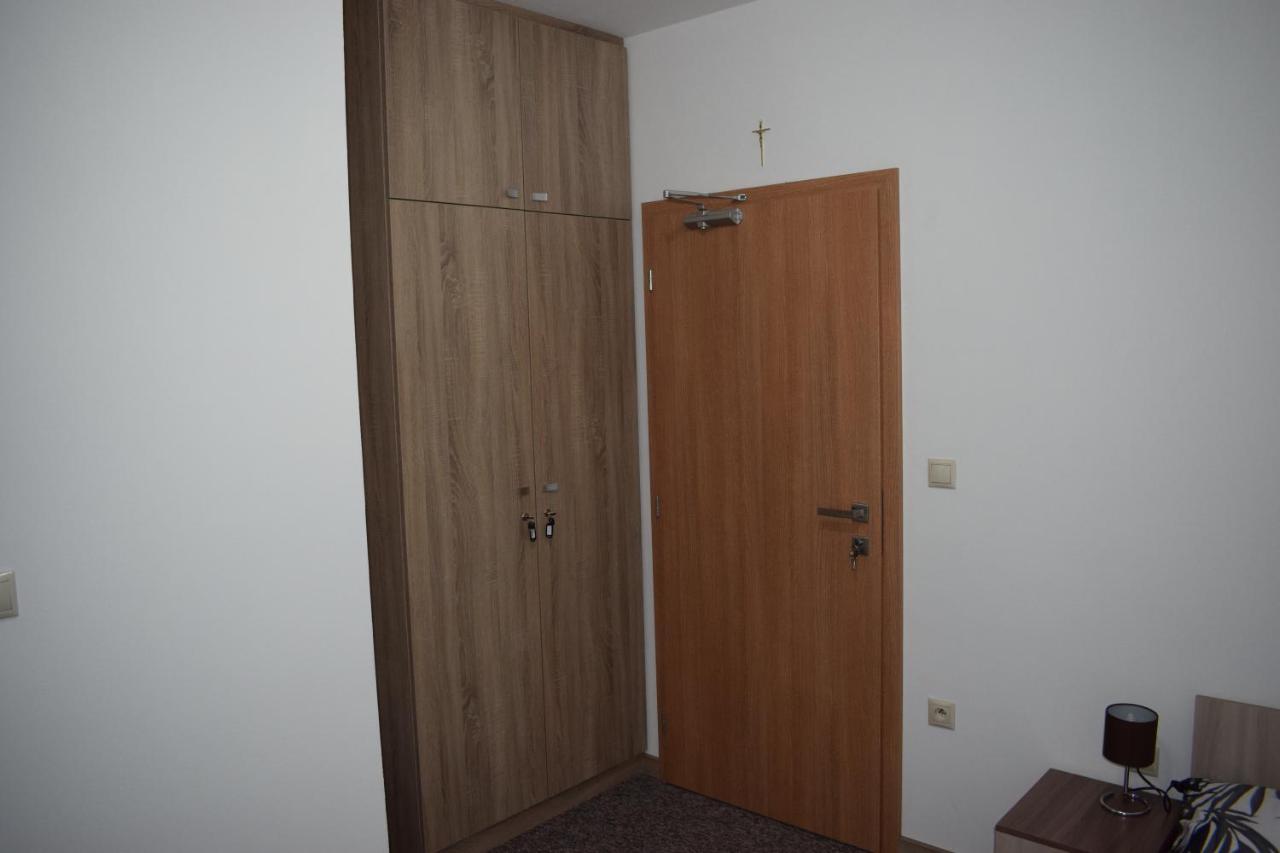 Ms-Ubytovanie Hotel โดลนีคูบีน ภายนอก รูปภาพ